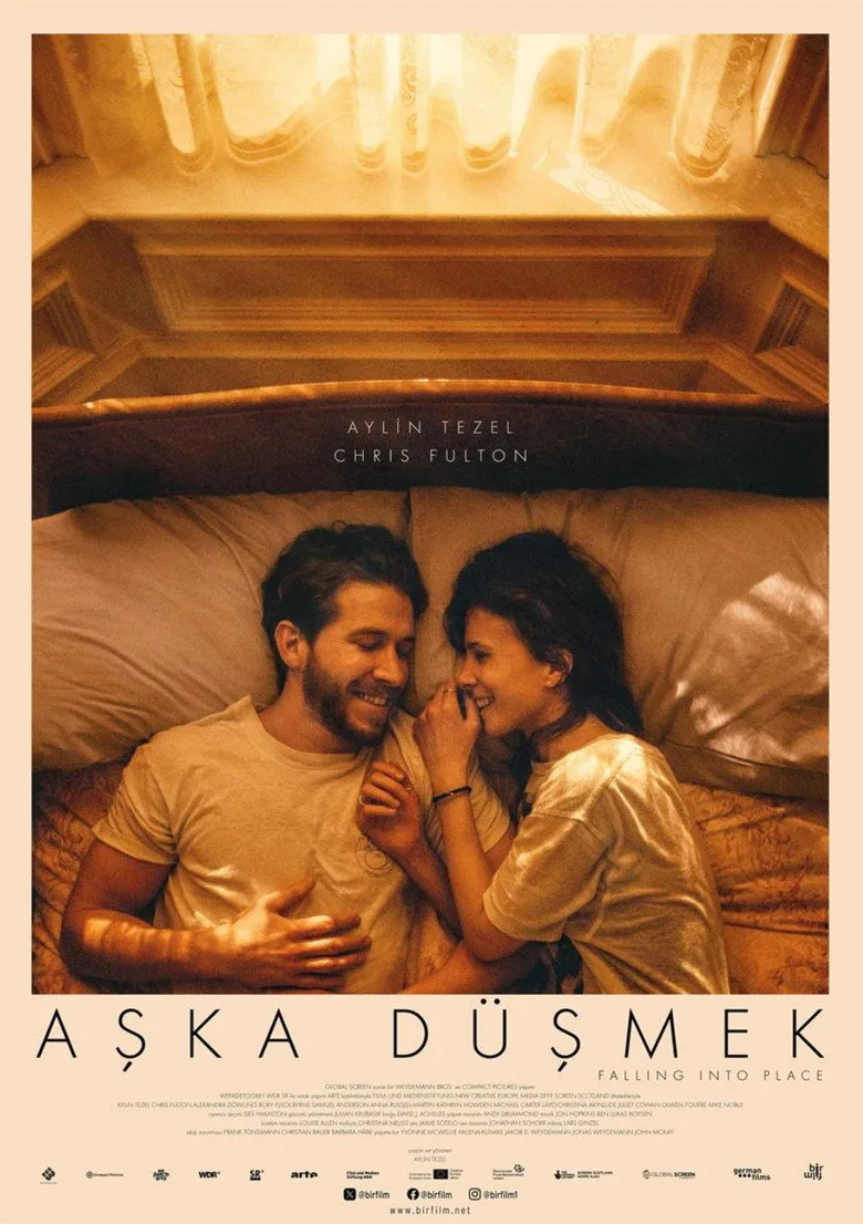 Aşka Düşmek film afişi